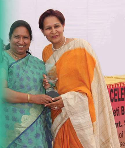 WOMEN-ACHIEVERS-AWARD-